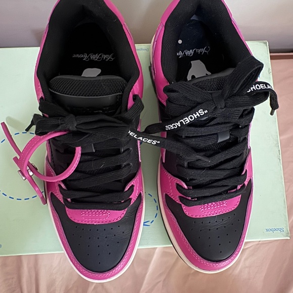 Off-White WMNS Out of Office ‘Black Fuchsia’ Sneakers Bold black & fuchsia s - Picture 7 of 8